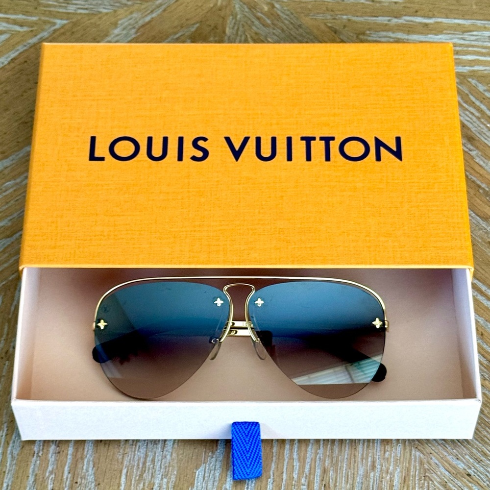 Louis Vuitton Gold Aviator Sunglasses with brown Lenses